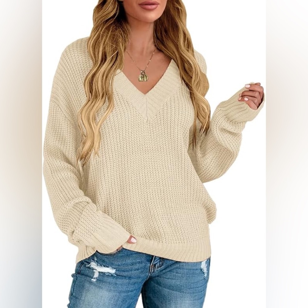 Women’s Cream V-Neck Knit Sweater‎